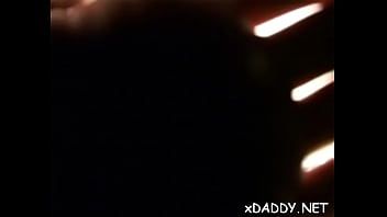 Putar Luda manis berambut merah yang menggemaskan diperlakukan dengan baik
