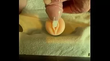 تشغيل طلب الزوجة الخاص بي: ندف كس دافئ precum متبوعًا بـ creampie fleshlightman1000