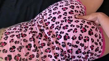 Riproduci Mi sono intrufolato nella mia figliastra mentre giocava con i giocattoli e l'ho scopata
