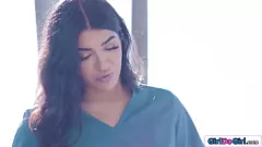 play Sesi Pijat Lesbian Ternyata Eksplisit: Si Kecil Mungil Vanna Bardot dan Jasmine Sherni