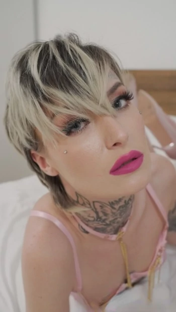 Star du porno Tabitha Poison