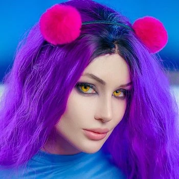 Actrita Amber Hallibell